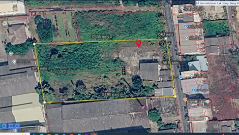 Land for rent in Soi Petchkasem 63
