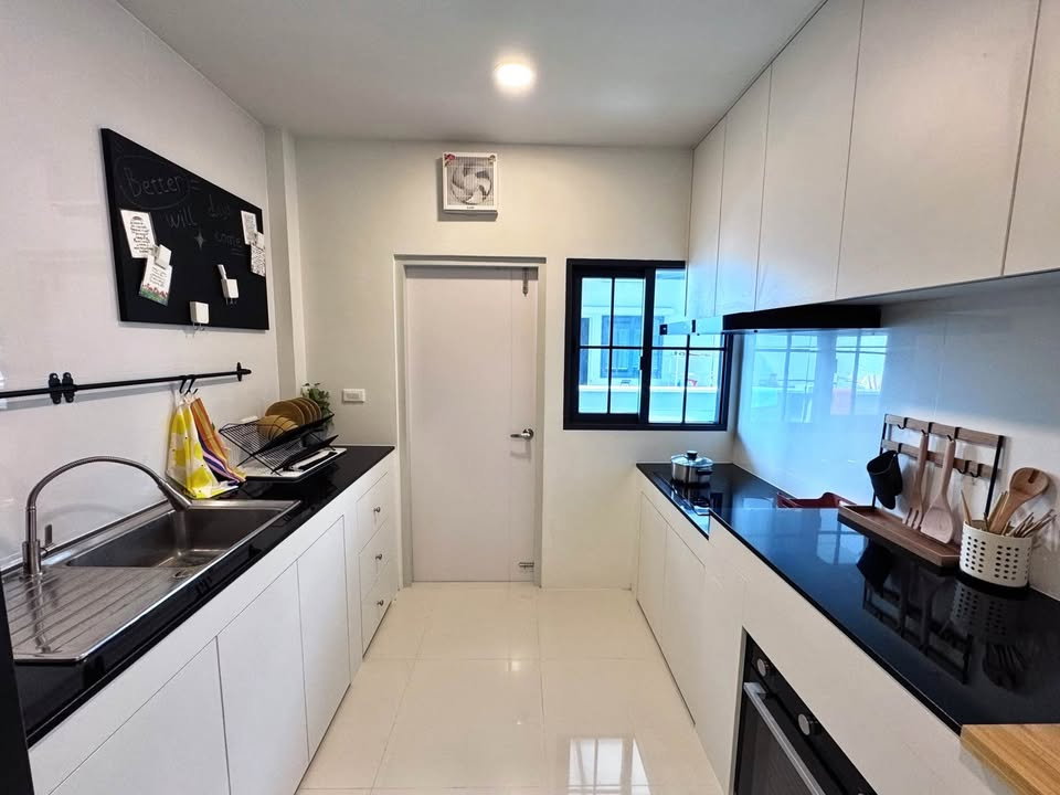 picture Modern Stylish House 4 bedrooms for Rent | Centro Bangna - 9/20