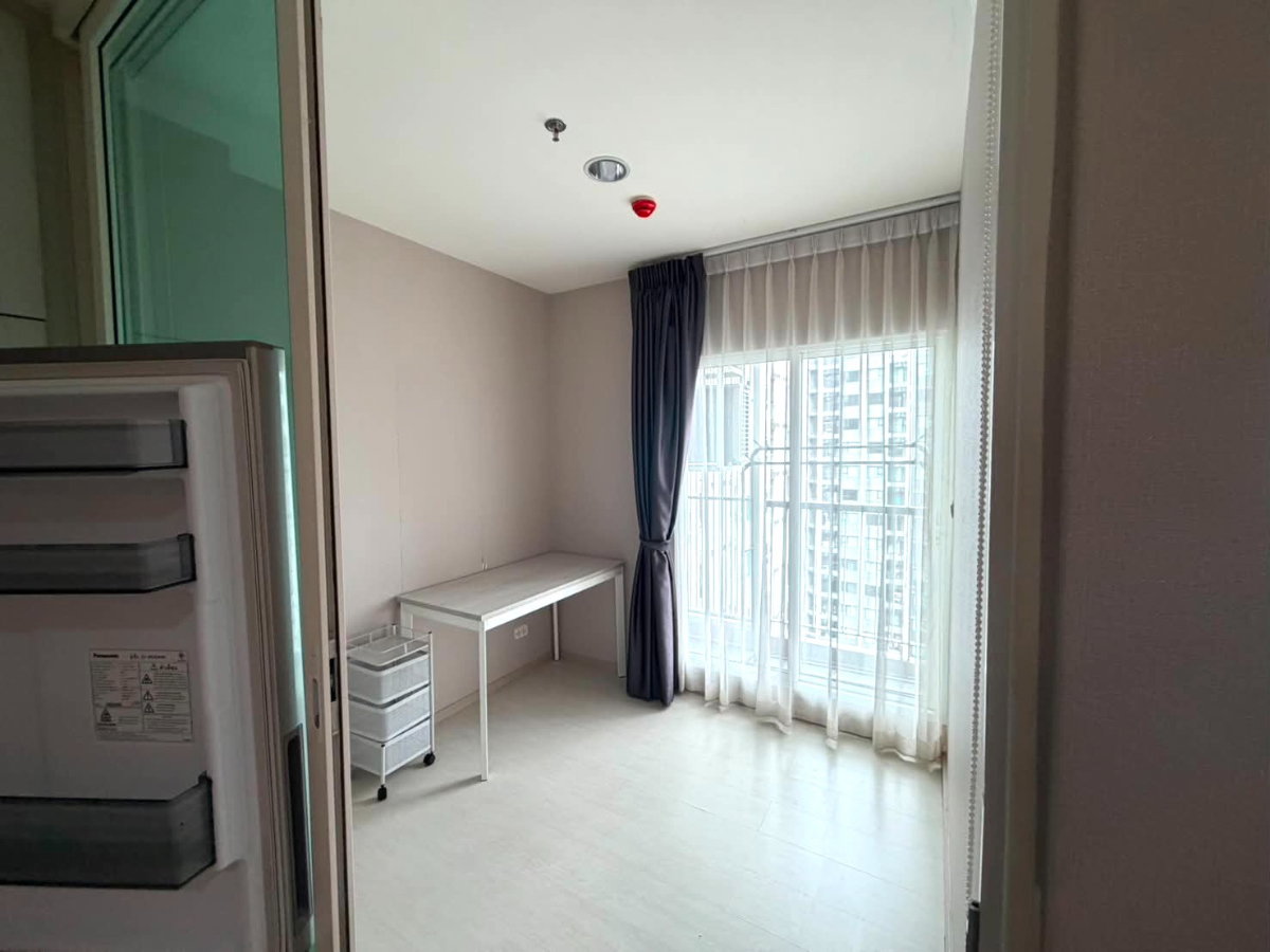picture For Rent: Spacious 35 sq.m. unit at "Aspire Erawan"—a rare find right next to BTS Erawan. Fully equipped and ready to move in for just 9,000 THB/month - 5/11