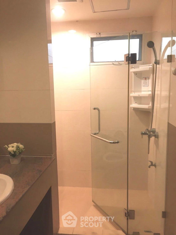 picture 2-BR Condo At The Amethyst Sukhumvit 39 Near BTS Phrom Phong (ID 880944) - 9/15