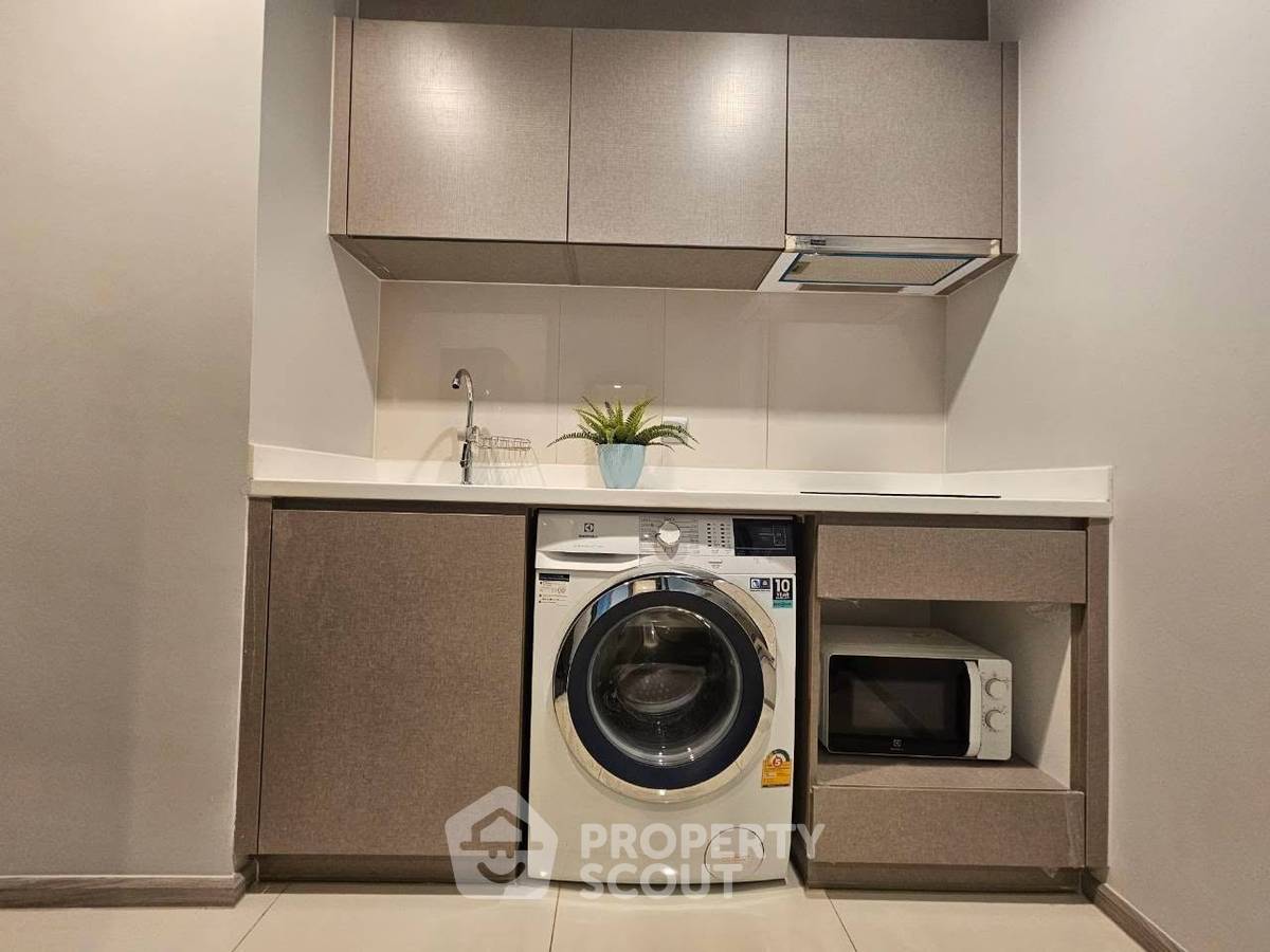 picture 28th-Floor 1-BR At Life Asoke - Rama 9 Near MRT Phra Ram 9 (ID 3180512) - 4/6