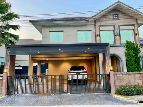 Luxury Homes in Laddarom Elegance, Ruamchok, Chiang Mai Provincial Hall, 2 Houses Available
