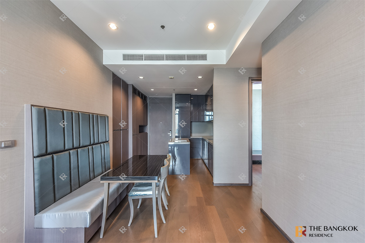 picture The Diplomat Sathorn near BTS Surasak - 2/10