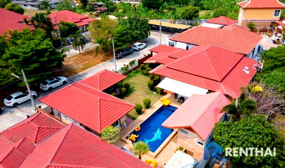 Houses for rent Rubberland : For rent Three private villas on the same estate with a total of 6 bedrooms and 7 bathrooms
