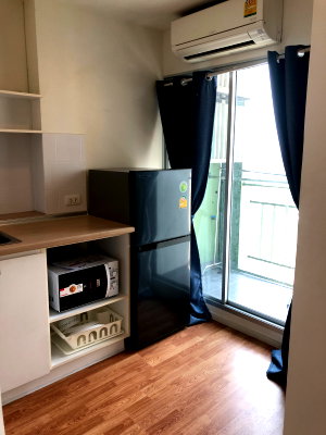 Condos for rent : Lumpini Park Phetkasem 98 condo for rent – ​​6,500 Baht/month.