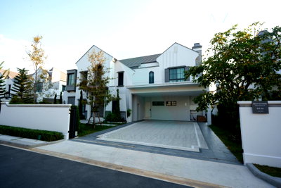 Houses for rent Bronson and Jacobs International  : 📌 For Rent 2-story House NANTAWAN BANGNA KM.15 4 bedroom 5 bathroom