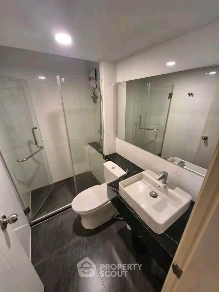 picture Great Value 1-BR KnightsBridge Space Rama 9 Near MRT Phra Ram 9 (ID 3180691) - 6/7