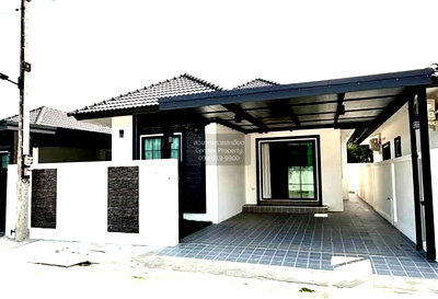 Houses for rent Chonburi : For Rent House , Ratanakorn Village 18 , Nong Prue , Bang Lamung , Chon Buri , CX-166088 ✅ Live chat with us ADD LINE @connexproperty ✅