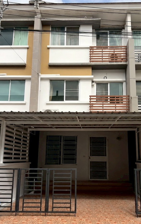 รูป ให้เช่า ทาวน์โฮม3ชั้น 4 ห้องนอน 3 ห้องน้ำ Town Plus Onnut 157 ตร.ม. ใกล้โรบินสัน-สุวรรณภูมิ เดินทางสะดวก พร้อมอยู่ 20,000/เดือน Line: @972hyzry - รูปที่ 17/17