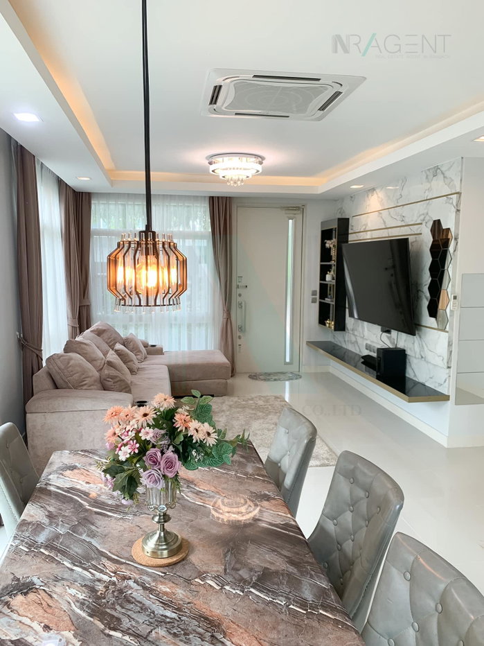รูป 📌 ให้เช่าบ้านเดี่ยว โครงการ มัณฑนา ศรีนครินทร์-ร่มเกล้า 2 ชั้น 3 ห้องนอน 3 ห้องน้ำ - รูปที่ 2/8