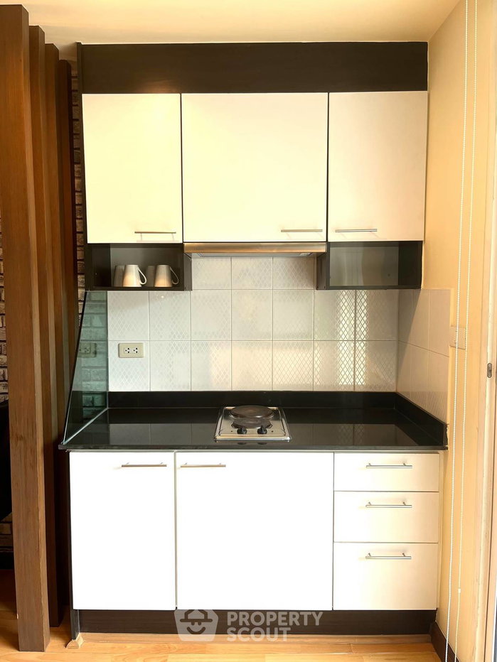picture 2-BR Condo At The Amethyst Sukhumvit 39 Near BTS Phrom Phong (ID 880944) - 4/15