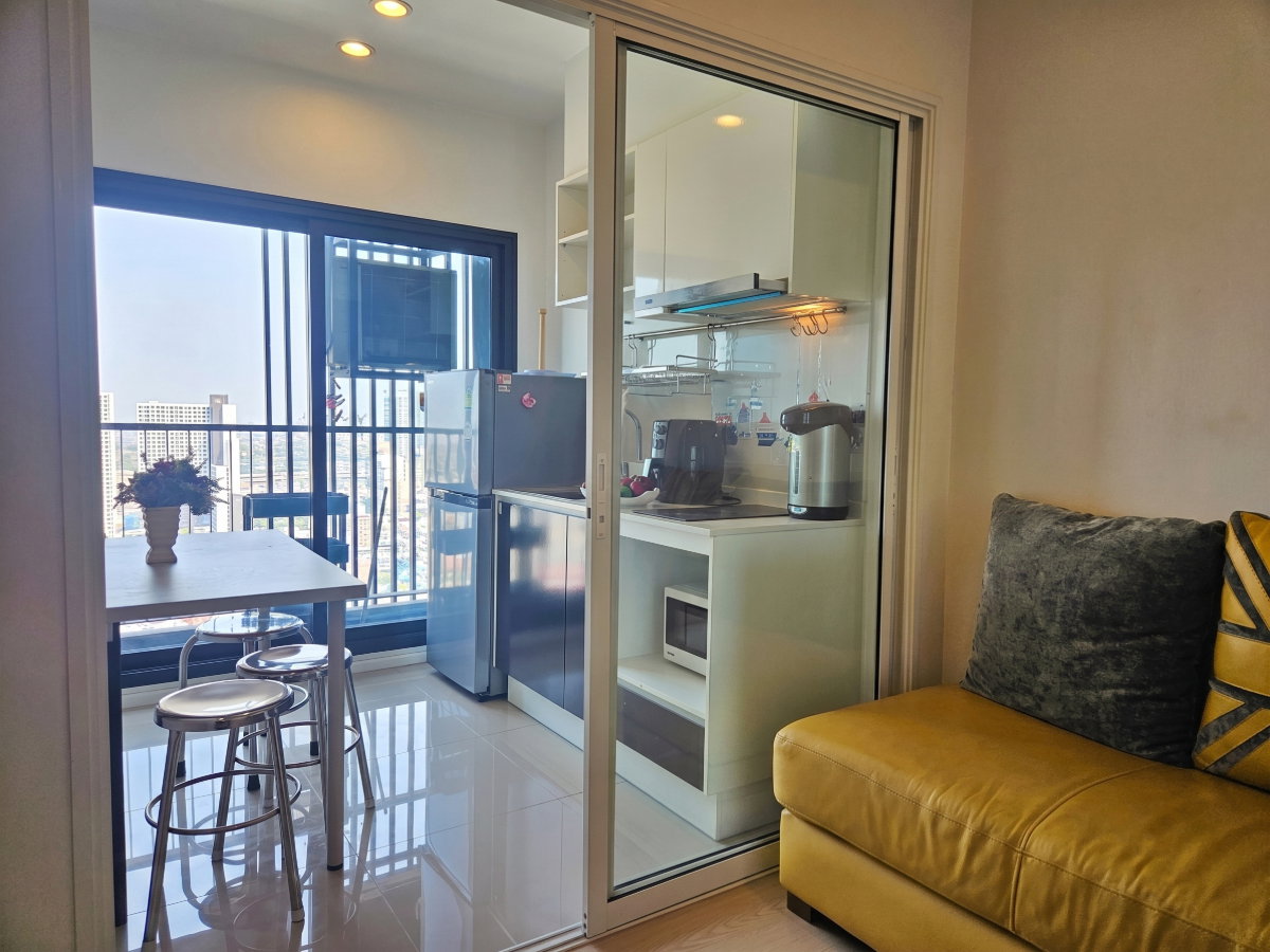 picture The Tree Sukhumvit 71 – Ekkamai Condo 1-Bedroom, Fully Furnished, Stunning City View - 2/35
