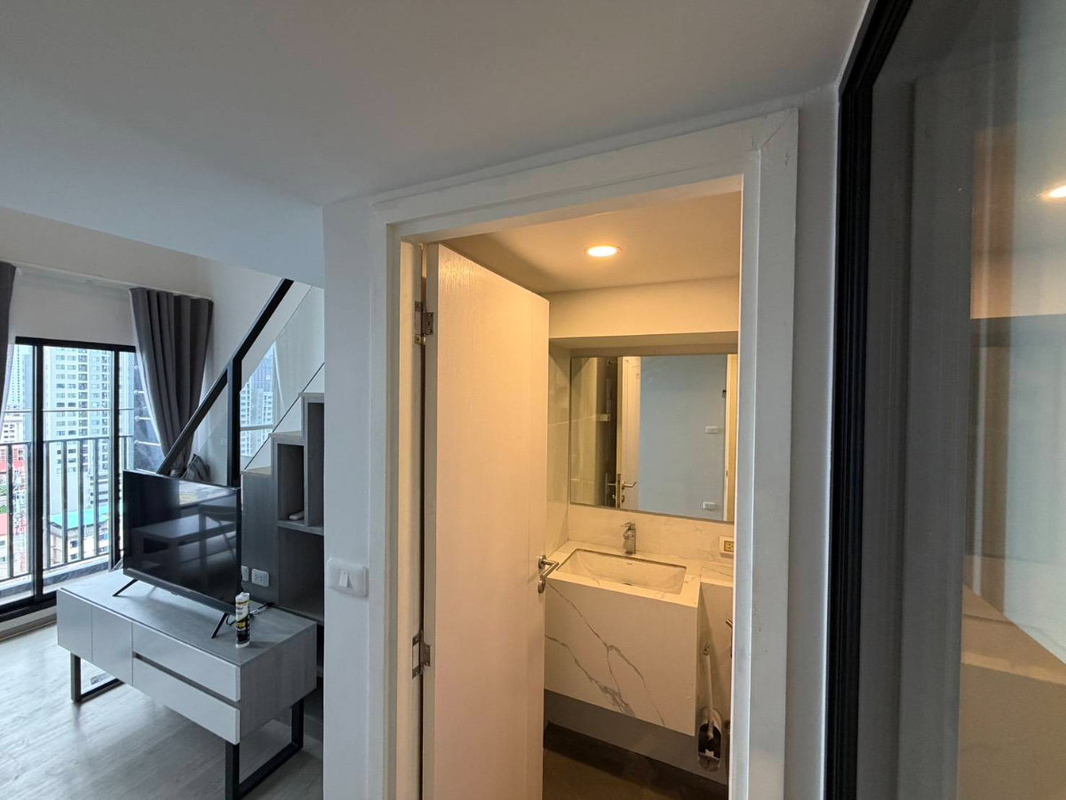 picture For Rent 🔥 Origin Plug & Play Ramkhamhaeng Triple Station 🔥 Duplex unit, fully furnished and equipped with appliances. - 11/15