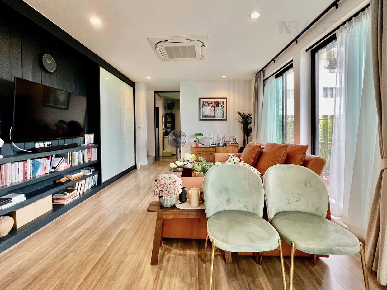 รูป 📌 ให้เช่าทาวน์เฮาส์ โครงการ ดี วัน อ่อนนุช ศรีนครินทร์ 3 ชั้น 2 ห้องนอน 4 ห้องน้ำ - รูปที่ 4/8