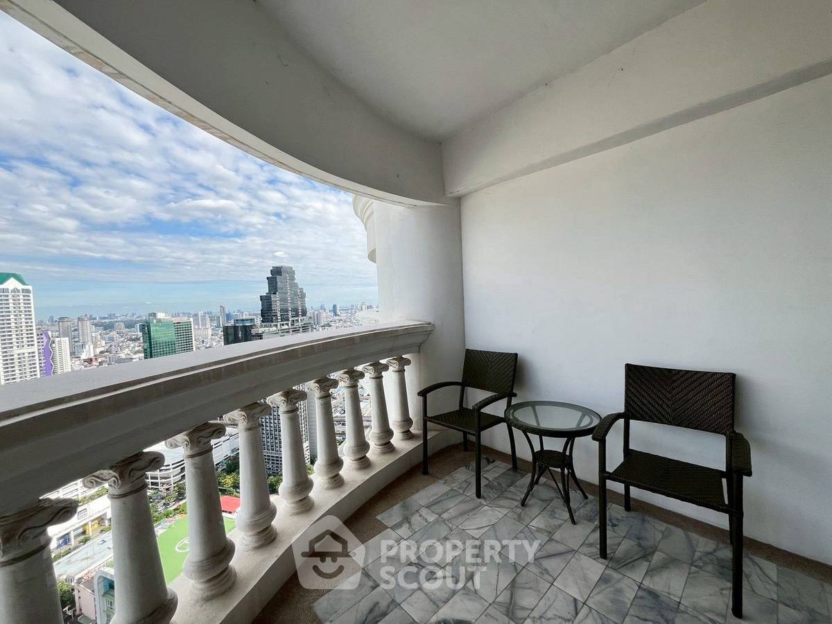 picture 40th-Floor 1-BR At Nusa State Tower Near BTS Saphan Taksin (ID 3035952) - 13/18