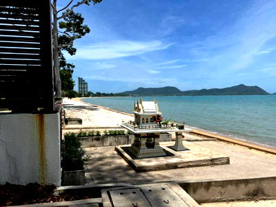 ที่ดิน ชลบุรี : ที่ดินพัทยาติดสุขุมวิทใกล้ทะเล100เมตร 19ไร่28ไร่47ไร่