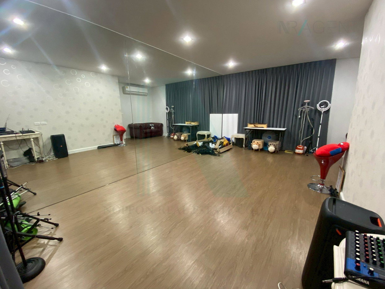 รูป 📌 ขายบ้านแฝด โครงการ โกลเด้น นีโอ สาทร 2 ชั้น 5 ห้องนอน 4 ห้องน้ำ - รูปที่ 6/8