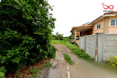 ที่ดิน วิทยาลัยเทคโนโลยีทางการแพทย์และสาธารณสุขกาญจนาภิเษก : ขายที่ดิน 188 ตร.ว. ถนนคลองหน้าไม้ ตำบลหน้าไม้ ลาดหลุมแก้ว ปทุมธานี ถมแล้ว