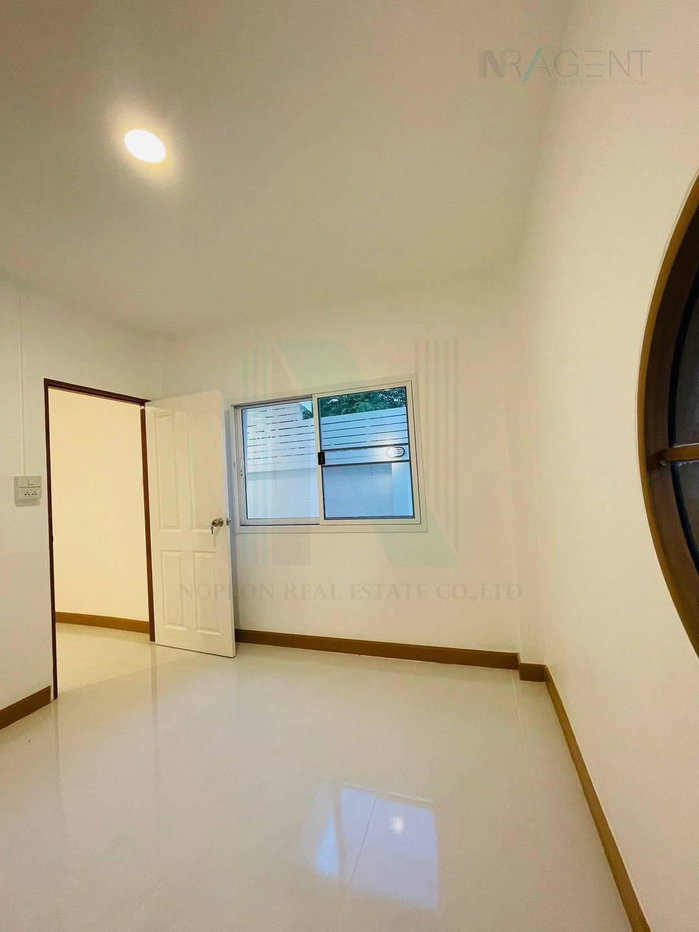 รูป 📌 ขายทาวน์เฮาส์ โครงการ หมู่บ้านศรีประจักษ์ 5 2 ชั้น 4 ห้องนอน 2 ห้องน้ำ - รูปที่ 5/8