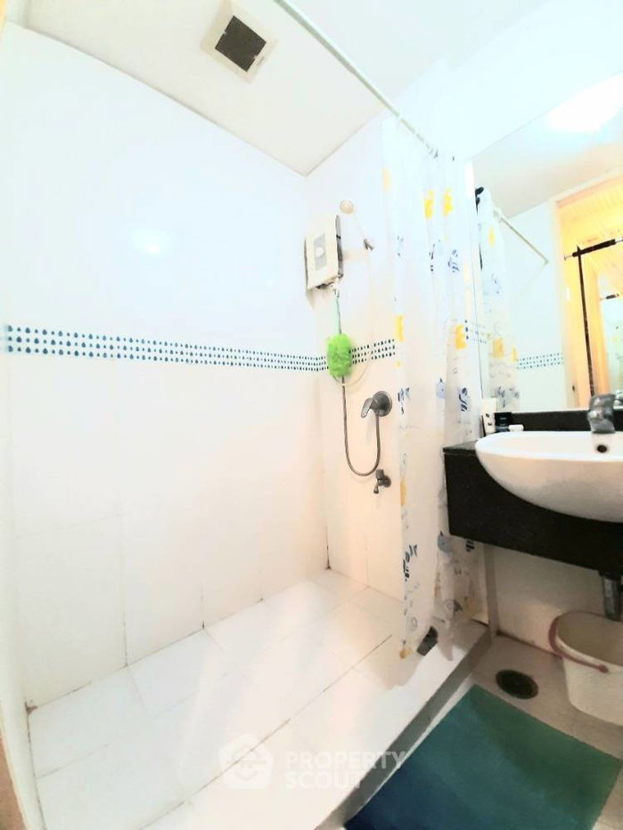 picture 16th-Floor 1-BR Condo At The Parkland Srinakarin (ID 2018542) - 7/11