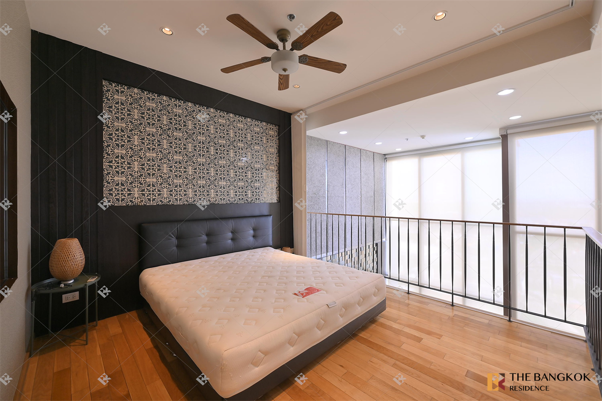 picture Location Near Employment, Surrounded by Lifestyles The Emporio Place - 1/10