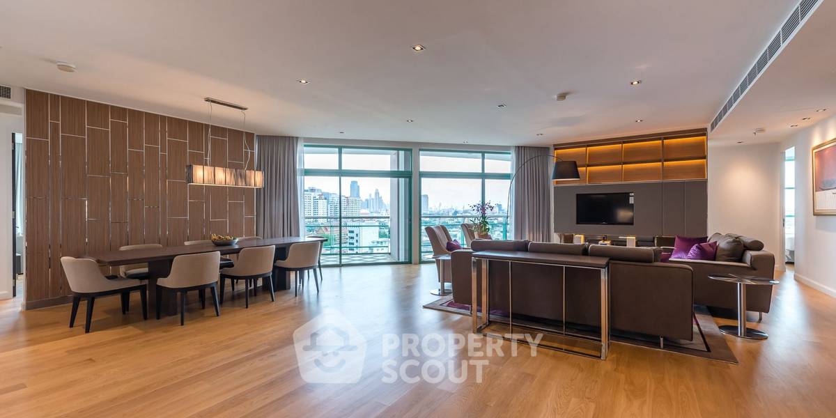 picture 250 Sqm 4-BR Chatrium Riverside Condominium Near BTS Saphan Taksin (ID 3184586) - 32/33