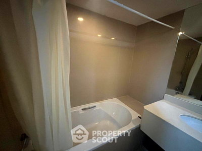 คอนโดให้เช่า : ใกล้ BTS Nana เพียง 200 ม. ห้อง 1 ห้องนอน The Trendy Condominium 35 ตร.ม. (ID 3187333)