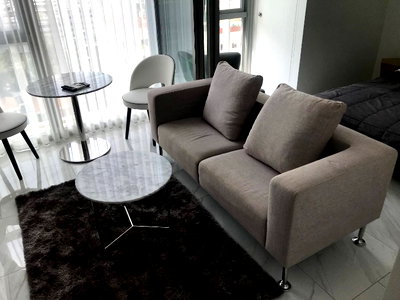 Condos for sale : Hyde sukhumvit11 selling at a loss