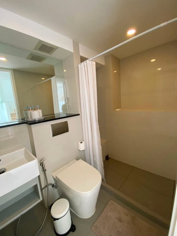 picture Knightsbridge Prime                    Sathorn - 8/17