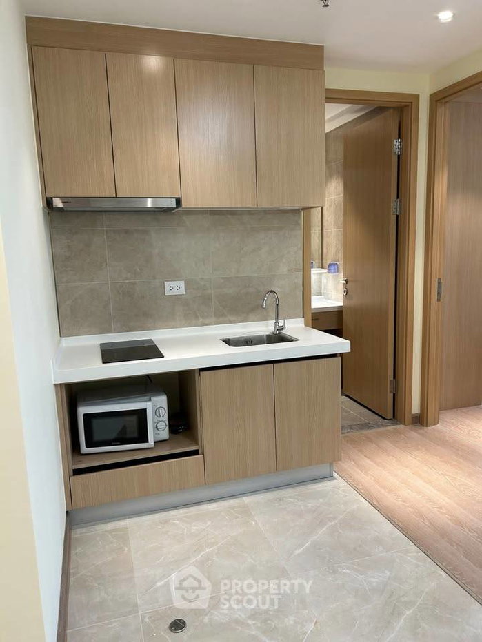picture 1-BR Condo At Regal Sathon-Naradhiwas In Sathon (ID 3185404) - 8/18