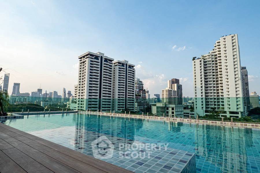 picture 1-BR At The Teak Sukhumvit 39 Near BTS Phrom Phong (ID 3184914) - 8/9