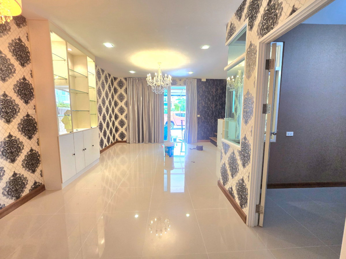 รูป ทาวน์โฮม ตกแต่งรีโนเวทใหม่ ม. โกลเด้น ทาวน์ วัชรพล-สุขาภิบาล 5 Gloden Town Watcharapol ถนนสุขาภิบาล5 แขวงออเงิน เขตสายไหม - รูปที่ 9/27