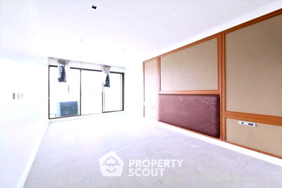 Condos for rent : Great Value 2-BR The Lakes Bangkok, Pet-Friendly, BTS Asoke (ID 3184601)