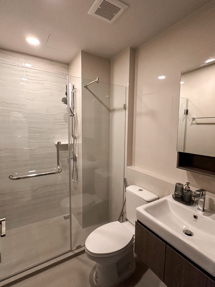 picture ASPIRE Onnut Station for RENT and Ready to Move in - 6/9