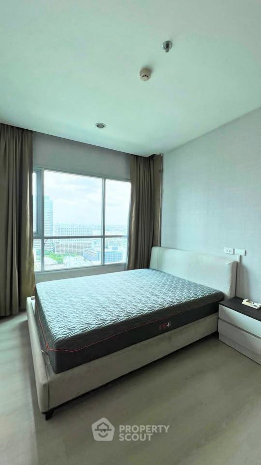 picture High-Floor 2-BR Life Ratchadapisek Near MRT Huai Khwang (ID 3188907) - 5/7