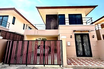 Houses for rent Bang Lamung Chonburi : Two Storey House for Rent Nong Pla Lai East Pattaya 3Bed