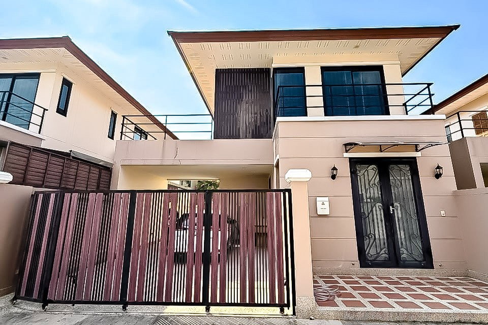 รูป Two Storey House for Rent Nong Pla Lai East Pattaya 3Bed - รูปที่ 1/11