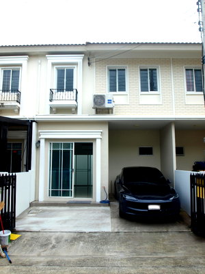 Townhouses for sale Bangkadi Industrial Estate : Pruksa Ville 113 Tiwanon-Rangsit, Pathum Thani