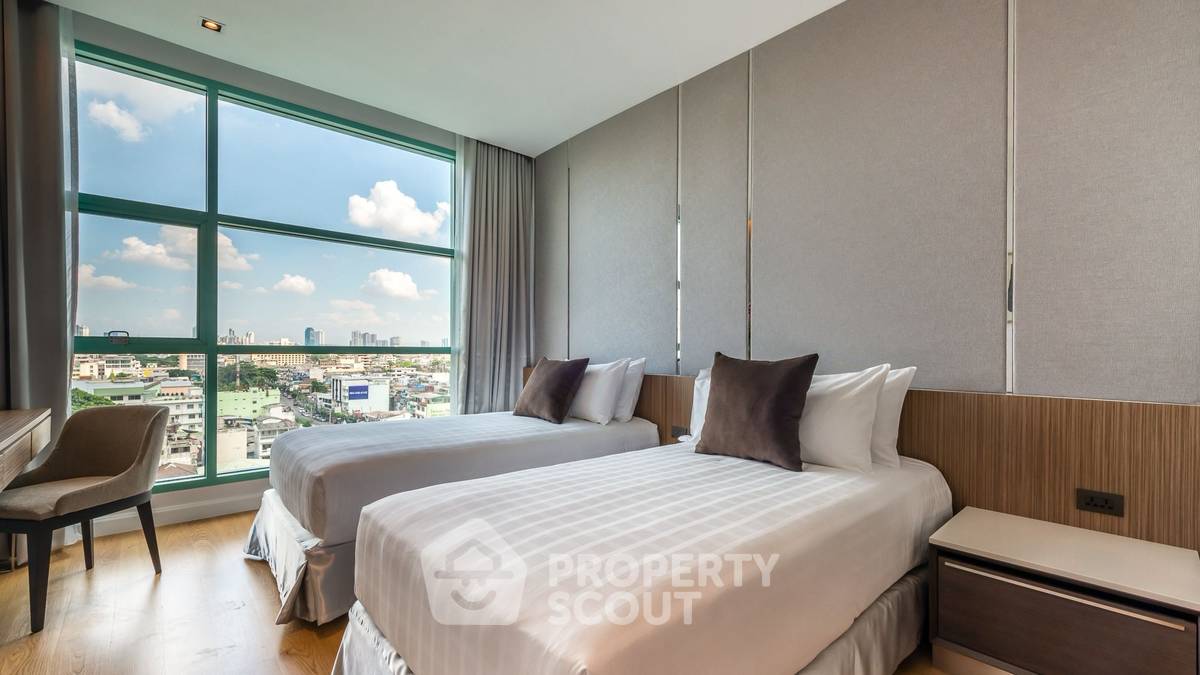 picture 250 Sqm 4-BR Chatrium Riverside Condominium Near BTS Saphan Taksin (ID 3184586) - 7/33