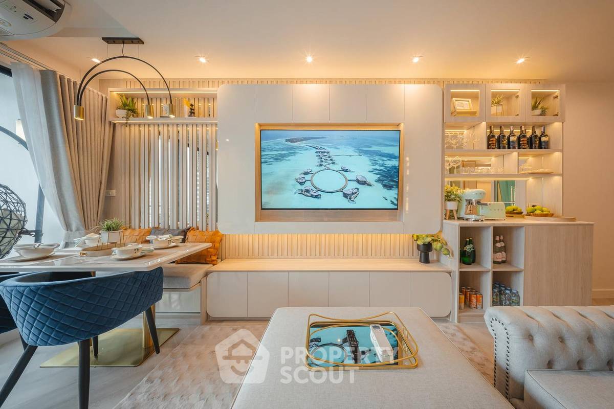 picture 18th-Floor 2-BR Condo At Supalai Casa Riva Vista 2 (ID 3015814) - 2/25