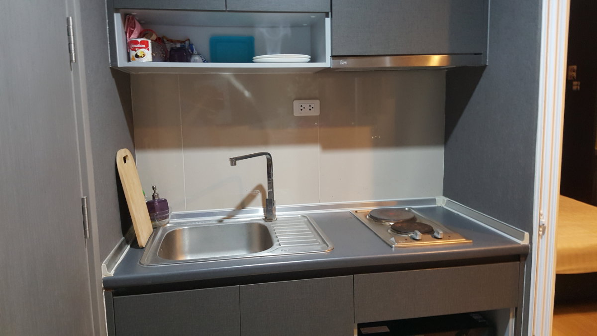 รูป For Sale The Base Ramkhamhaeng Condo Studio room 28st. Floor 0869888099 Line ID: dhiradhn - รูปที่ 8/15