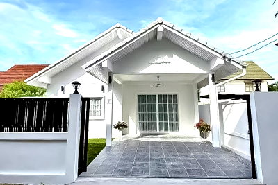 Houses for rent Bang Lamung Chonburi : House for Rent Thung Klom Tan Man East Pattaya 3 Bedroom