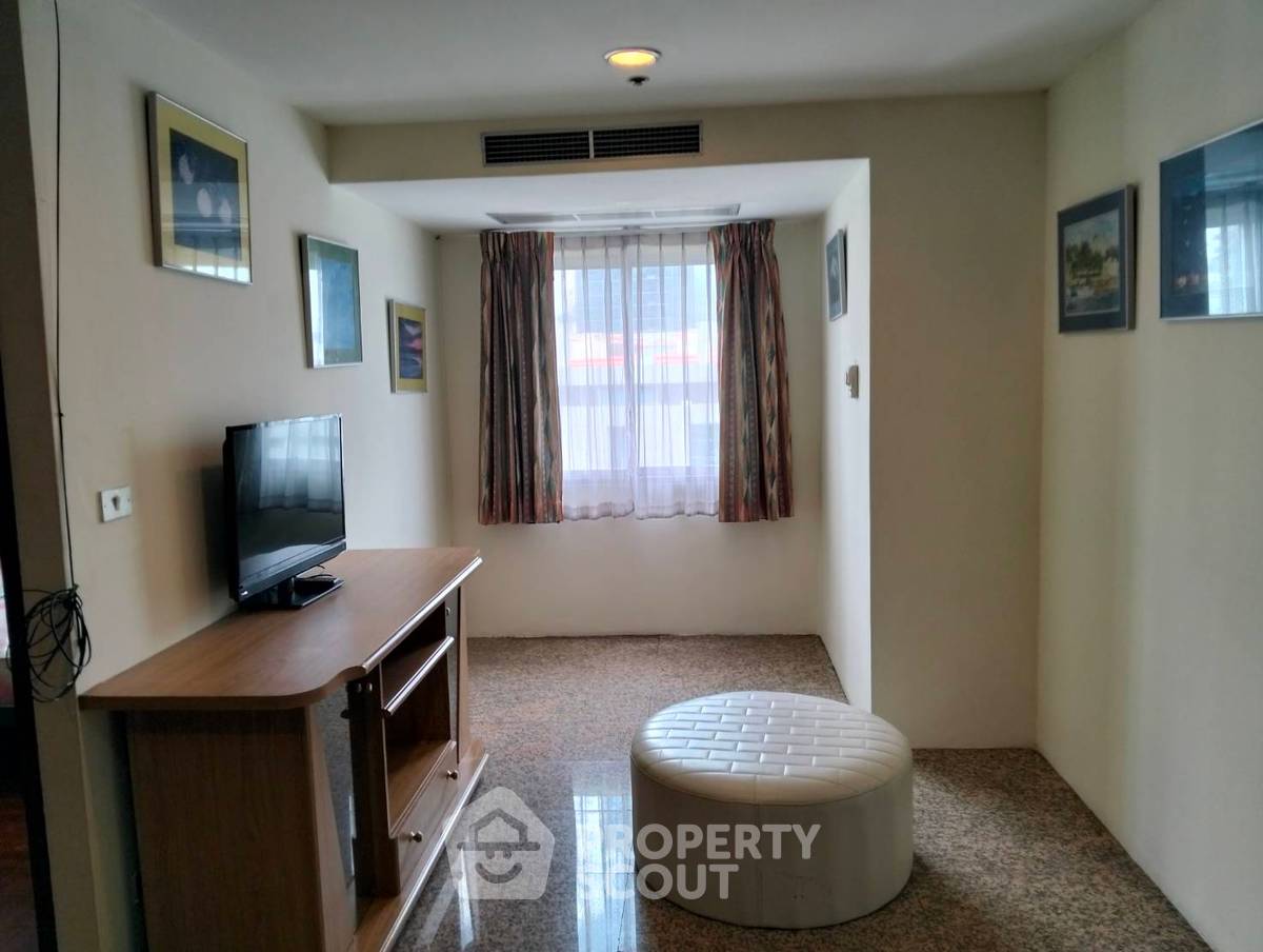 picture 16th-Floor 2-BR Condo At Wittayu Complex Near BTS Phloen Chit (ID 1065810) - 8/9