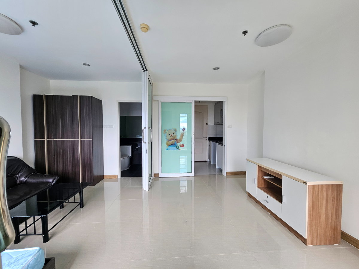 picture High Floor, Nice View, Walk to MRT! - 7/15