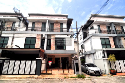 ทาวน์โฮม กรุงเทพมหานคร : ขายทาวน์เฮ้าส์/ทาวน์โฮม  เมอริท เพลส ลาดพร้าว 87 คลองเจ้าคุณสิงห์ เขต วังทองหลาง กรุงเทพ CX-168271 ✅ ทักไลน์ @connexproperty ตอบทันที ทีมงานมืออาชีพ ✅
