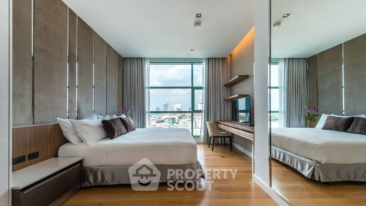 picture 250 Sqm 4-BR Chatrium Riverside Condominium Near BTS Saphan Taksin (ID 3184586) - 4/33