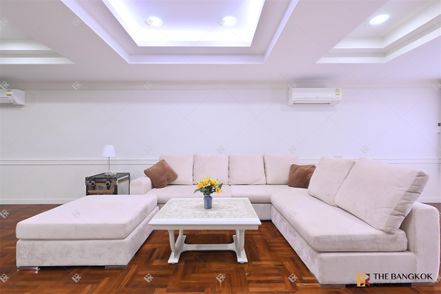 M Tower Sukhumvit 35 near BTS Phrom Phong