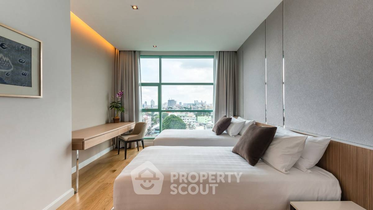 picture 250 Sqm 4-BR Chatrium Riverside Condominium Near BTS Saphan Taksin (ID 3184586) - 29/33