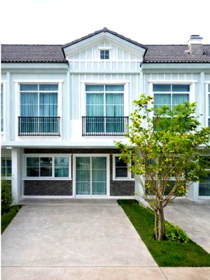 เช่าทาวน์โฮม กรุงเทพมหานคร : ทาวน์โฮม 2 ชั้นทำเลบางนา รามคำแหง 2 พื้นที่ 18 ตร.ว.พื้นที่ใช้สอย 144 ตร.ม. 2 นอน 3 น้ำ เฟอร์ฯ และเครื่องใช้ไฟฟ้าครบ ใกล้ม.รามคำแหง 2 400 ม.
