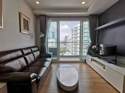 ห้องใหญ่ 50 ตร.ม. ชั้นสูง วิวโล่ง ใจกลางสุขุมวิท | 1 ห้องนอน พร้อมอยู่ | 15 Sukhumvit Residences